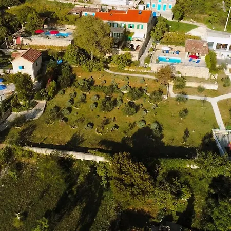 Holiday home In Mit Garten Und Terrasse Crikvenica