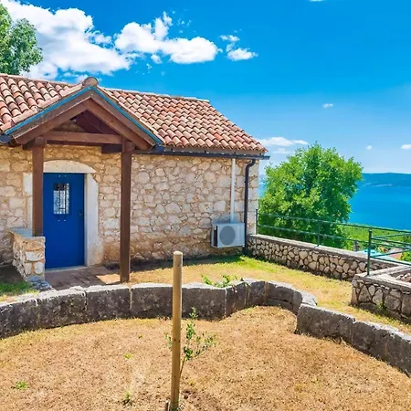Holiday home In Mit Garten Und Terrasse *