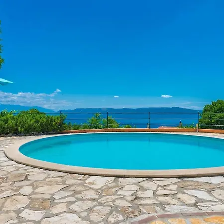 In Mit Garten Und Terrasse Holiday home Crikvenica