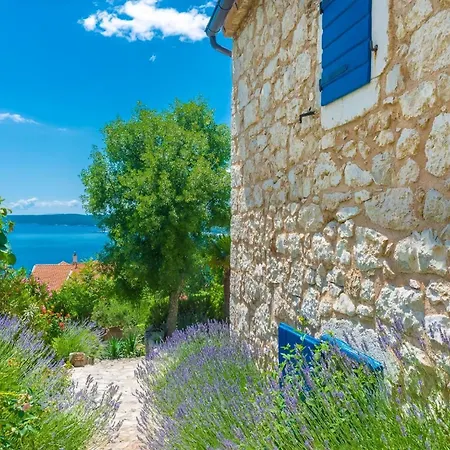 Holiday home In Mit Garten Und Terrasse Crikvenica