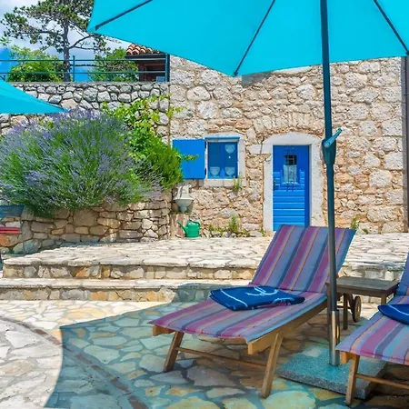 In Mit Garten Und Terrasse Crikvenica